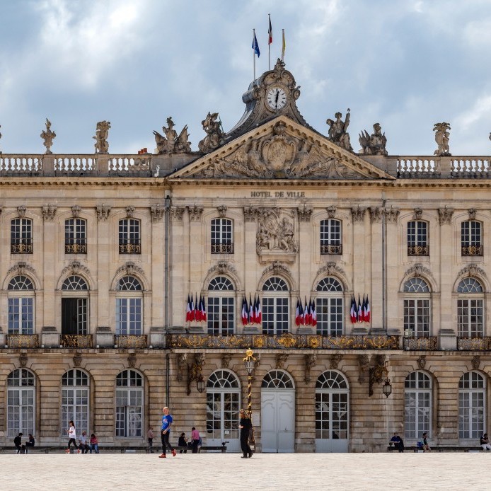 the-hotel-de-ville-town-hall-in-stanislas-place-in-the-historic-center-of-the-city-of-nancy-in-france_t20_yw0mQW